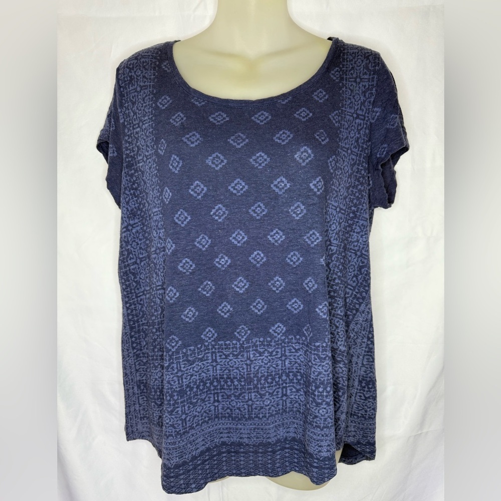 🔹 Lucky Brand Blue Geometric Print Tee – Size Large 🔹